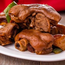 红烧豬蹄 Pork Feet in Soy Sauce