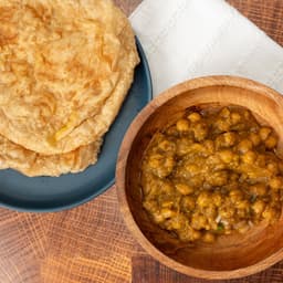 Poori Cholle